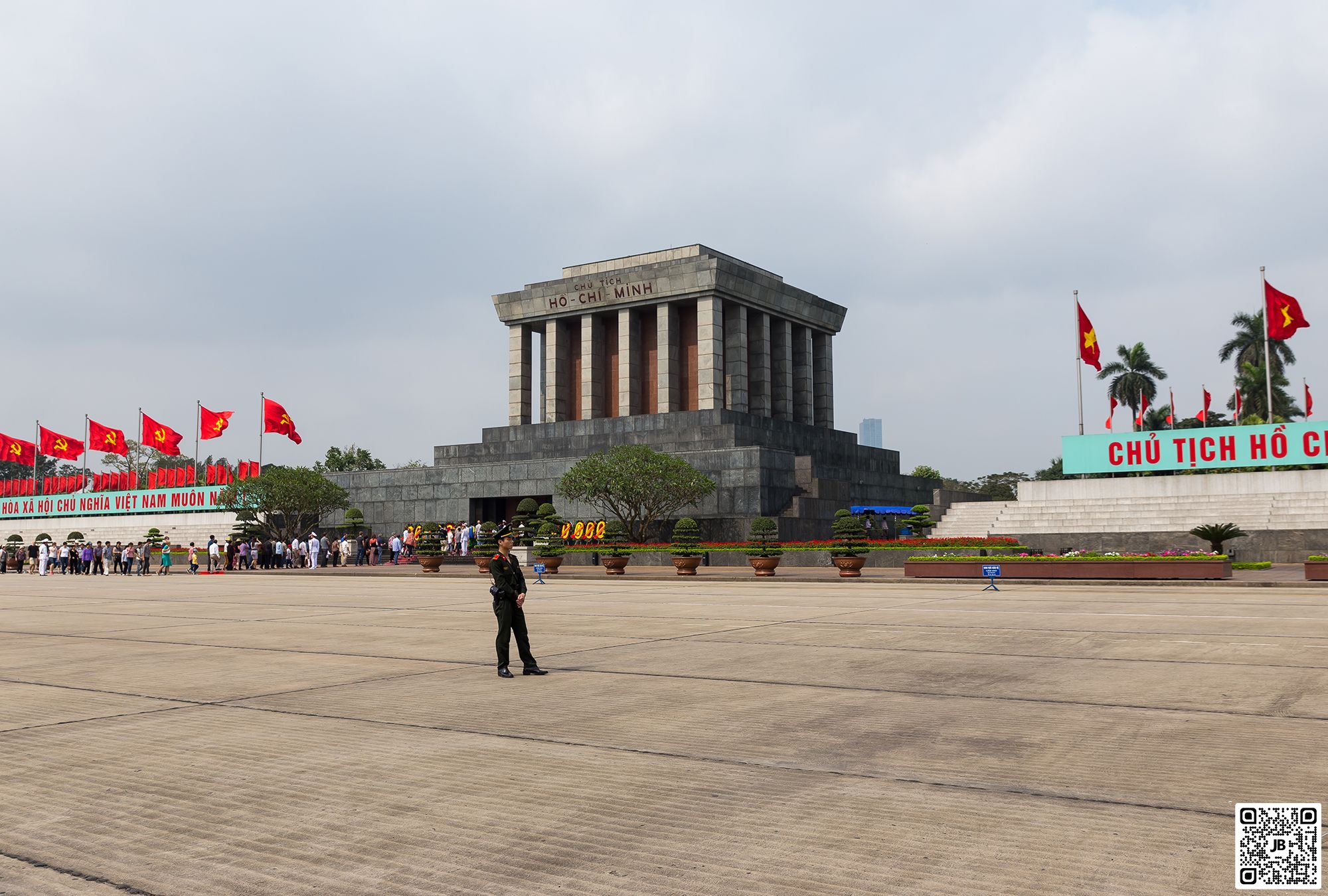 vietnam hanoi place de ba dinh mausolee de ho chi minh avril 2015 haute resolution